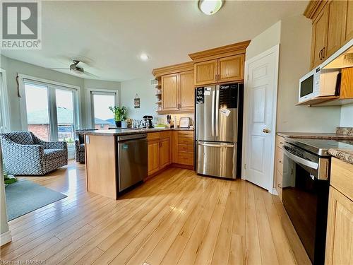 676 23Rd Avenue, Hanover, ON - Indoor Photo Showing Kitchen