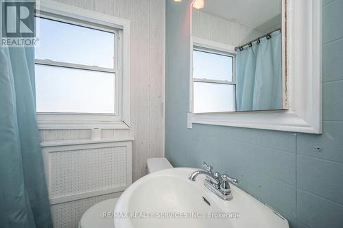 445 York Street, Cornwall, ON - Indoor Photo Showing Bathroom