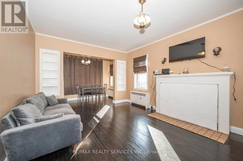 445 York Street, Cornwall, ON - Indoor Photo Showing Living Room