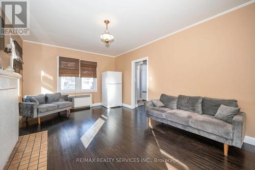 445 York Street, Cornwall, ON - Indoor Photo Showing Living Room