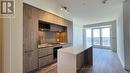 833 - 2 David Eyer Road, Richmond Hill, ON  - Indoor Photo Showing Kitchen 