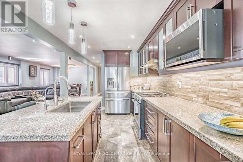 51 Ketchum Crescent, Markham, ON - Indoor Photo Showing Kitchen With Double Sink With Upgraded Kitchen