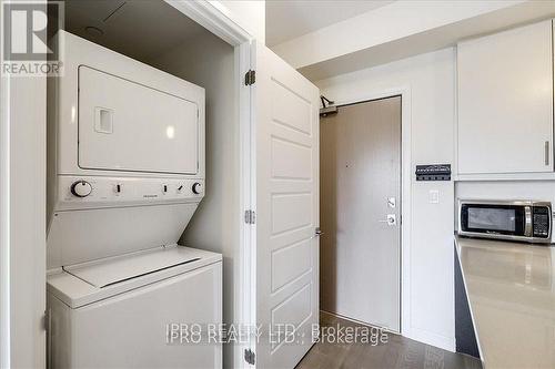 111 - 3028 Creekshore Common, Oakville, ON - Indoor Photo Showing Laundry Room