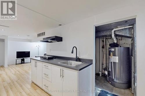 40 Radwinter Drive, Toronto, ON - Indoor Photo Showing Kitchen