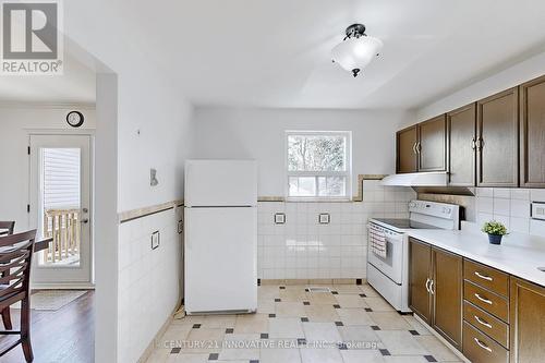 40 Radwinter Drive, Toronto, ON - Indoor Photo Showing Kitchen