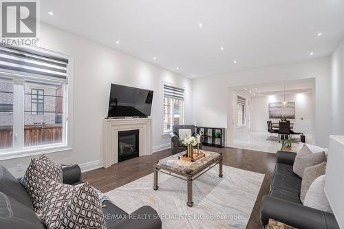 18 Falkland Road, Brampton, ON - Indoor Photo Showing Living Room