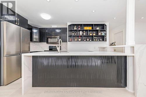 18 Falkland Road, Brampton, ON - Indoor Photo Showing Kitchen