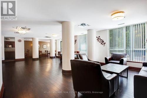 1509 - 2565 Erin Centre Boulevard, Mississauga, ON - Indoor Photo Showing Living Room