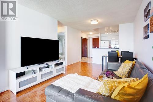 1509 - 2565 Erin Centre Boulevard, Mississauga, ON - Indoor Photo Showing Living Room