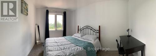 24 - 135 Hardcastle Drive, Cambridge, ON - Indoor Photo Showing Bedroom