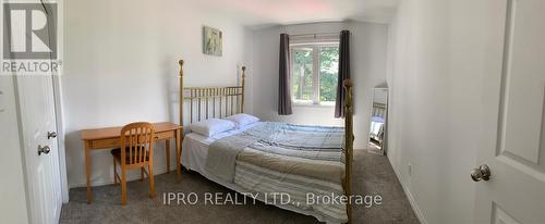 24 - 135 Hardcastle Drive, Cambridge, ON - Indoor Photo Showing Bedroom