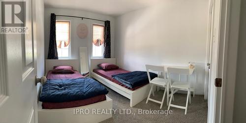 24 - 135 Hardcastle Drive, Cambridge, ON - Indoor Photo Showing Bedroom