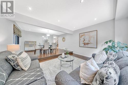 19 Mccabe Crescent, Vaughan, ON - Indoor Photo Showing Living Room