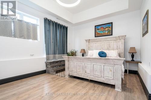 15512 County Road 27, Springwater, ON - Indoor Photo Showing Bedroom