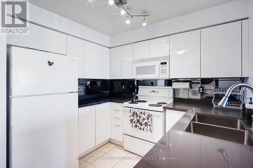 1509 - 2565 Erin Centre Boulevard, Mississauga, ON - Indoor Photo Showing Kitchen With Double Sink