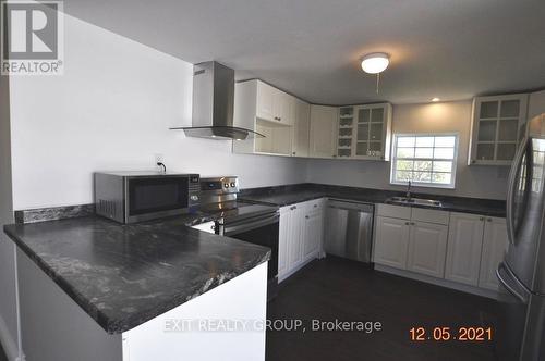 431 Hiscock Shores Road, Prince Edward County (Ameliasburgh), ON - Indoor Photo Showing Kitchen