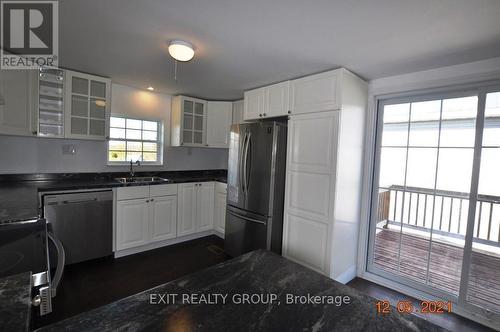 431 Hiscock Shores Road, Prince Edward County (Ameliasburgh), ON - Indoor Photo Showing Kitchen