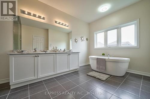 6 Morley Crescent, Whitby, ON - Indoor Photo Showing Bathroom