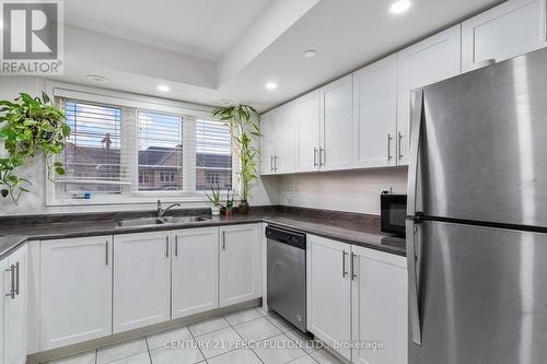 21 - 2526 Bromus Path, Oshawa, ON - Indoor Photo Showing Kitchen With Double Sink