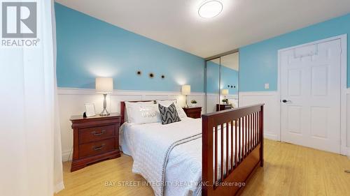 22 Lansbury Court, Vaughan, ON - Indoor Photo Showing Bedroom