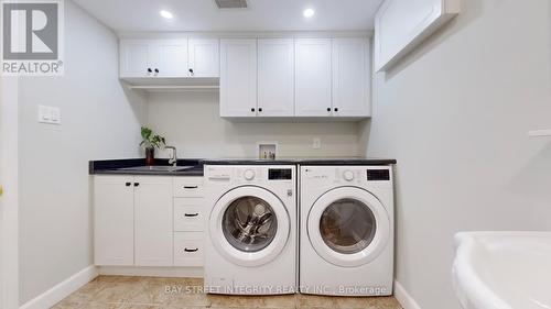 22 Lansbury Court, Vaughan, ON - Indoor Photo Showing Laundry Room