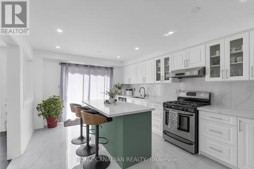 14 Sams Crescent, Brampton, ON - Indoor Photo Showing Kitchen With Upgraded Kitchen