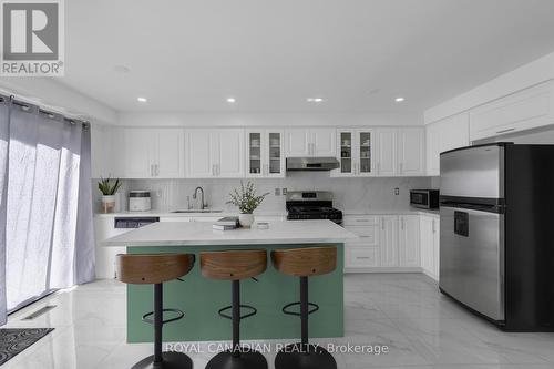 14 Sams Crescent, Brampton, ON - Indoor Photo Showing Kitchen