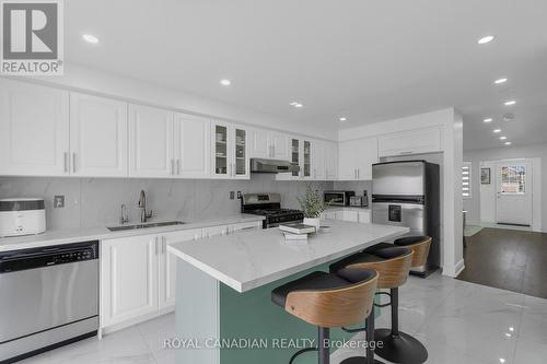 14 Sams Crescent, Brampton, ON - Indoor Photo Showing Kitchen