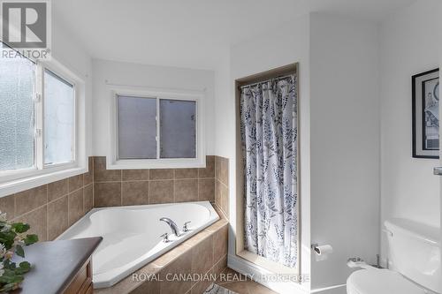 14 Sams Crescent, Brampton, ON - Indoor Photo Showing Bathroom