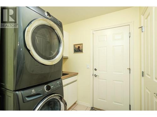 3973 Gallaghers Circle, Kelowna, BC - Indoor Photo Showing Laundry Room