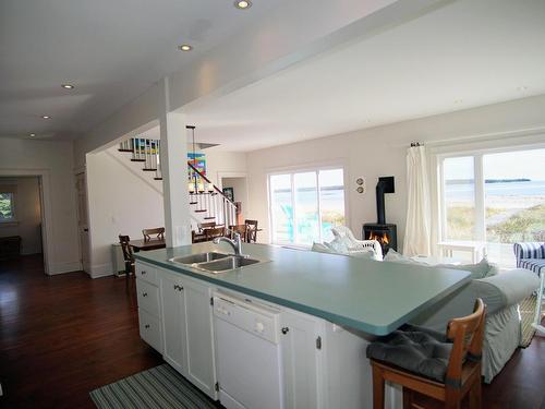 220 Seaside Drive Drive, Louis Head, NS 