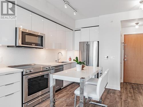 4907 - 30 Shore Breeze Drive, Toronto, ON - Indoor Photo Showing Kitchen With Stainless Steel Kitchen With Upgraded Kitchen