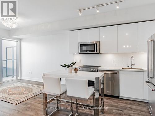 4907 - 30 Shore Breeze Drive, Toronto, ON - Indoor Photo Showing Kitchen With Stainless Steel Kitchen With Upgraded Kitchen