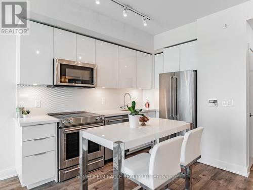 4907 - 30 Shore Breeze Drive, Toronto, ON - Indoor Photo Showing Kitchen With Stainless Steel Kitchen With Upgraded Kitchen