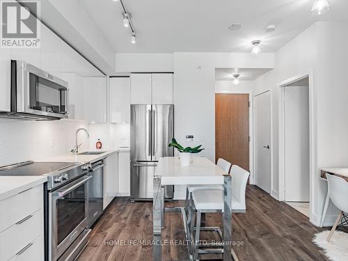 4907 - 30 Shore Breeze Drive, Toronto, ON - Indoor Photo Showing Kitchen With Stainless Steel Kitchen With Upgraded Kitchen