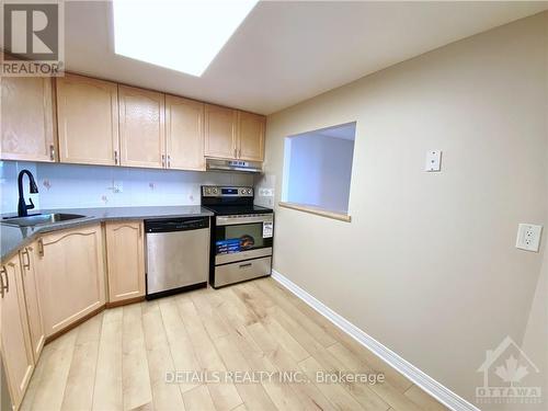 709 - 100 Grant Carman Drive, Ottawa, ON - Indoor Photo Showing Kitchen