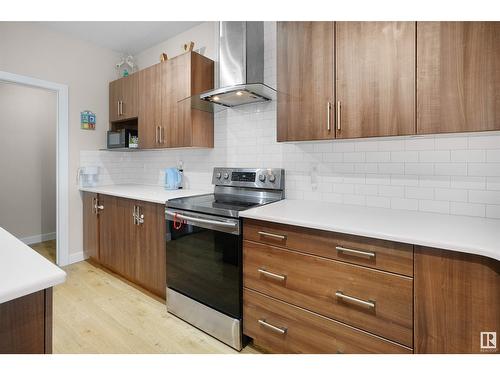 22726 94A Av Nw, Edmonton, AB - Indoor Photo Showing Kitchen