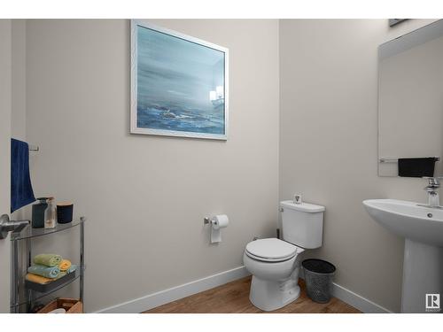 22726 94A Av Nw, Edmonton, AB - Indoor Photo Showing Bathroom