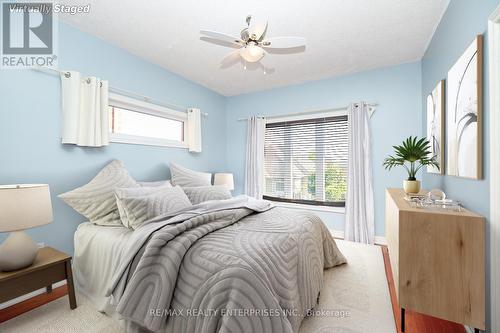 4085 Highland Park Drive, Lincoln, ON - Indoor Photo Showing Bedroom