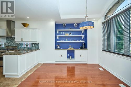 4085 Highland Park Drive, Lincoln, ON - Indoor Photo Showing Kitchen