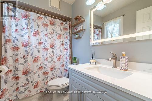 1698 Chester Drive, Caledon, ON - Indoor Photo Showing Bathroom