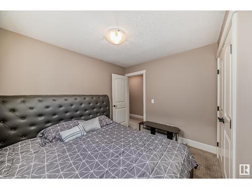 17103 122 St Nw, Edmonton, AB - Indoor Photo Showing Bedroom