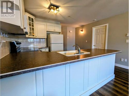 5052 Riverview  Road Unit# 4001A, Fairmont Hot Springs, BC - Indoor Photo Showing Kitchen