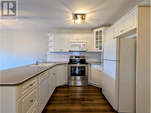 5052 Riverview  Road Unit# 4001A, Fairmont Hot Springs, BC - Indoor Photo Showing Kitchen