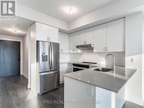 821 - 3200 William Coltson Avenue, Oakville, ON - Indoor Photo Showing Kitchen