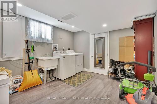 584 East 27Th Street, Hamilton, ON - Indoor Photo Showing Laundry Room