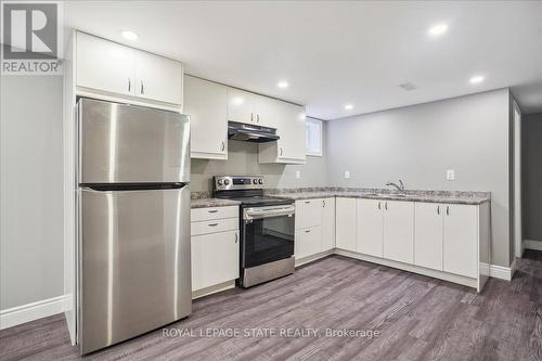 584 East 27Th Street, Hamilton, ON - Indoor Photo Showing Kitchen With Upgraded Kitchen