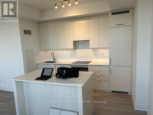 3608 - 36 Elm Drive W, Mississauga, ON - Indoor Photo Showing Kitchen