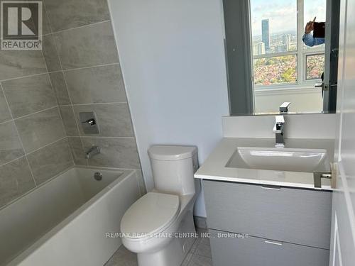 3608 - 36 Elm Drive W, Mississauga, ON - Indoor Photo Showing Bathroom