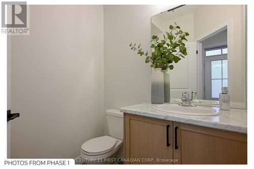 6681 Hayward Drive, London, ON - Indoor Photo Showing Bathroom